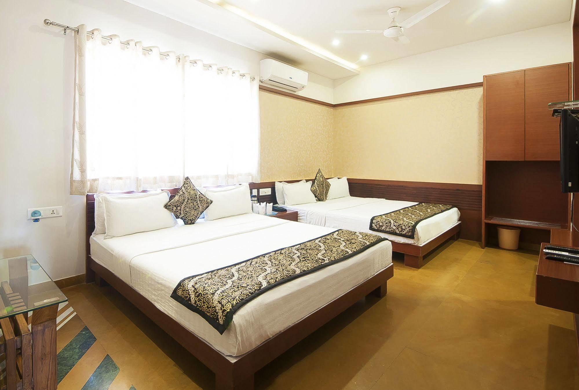 Uddhav Vilas A Family Hotel Udaipur Exterior foto